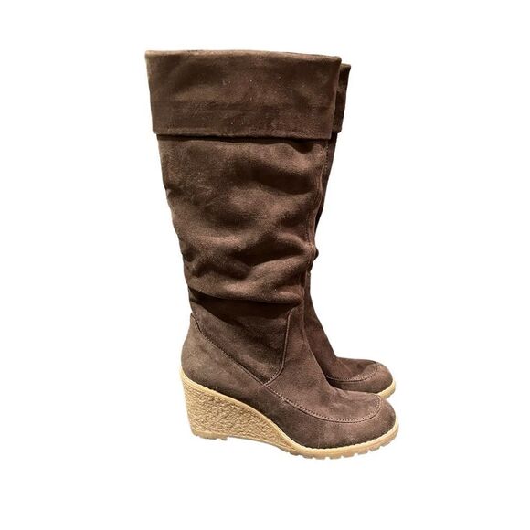 Bass brown wedge boots. Size 5.5 - Picture 4 of 9